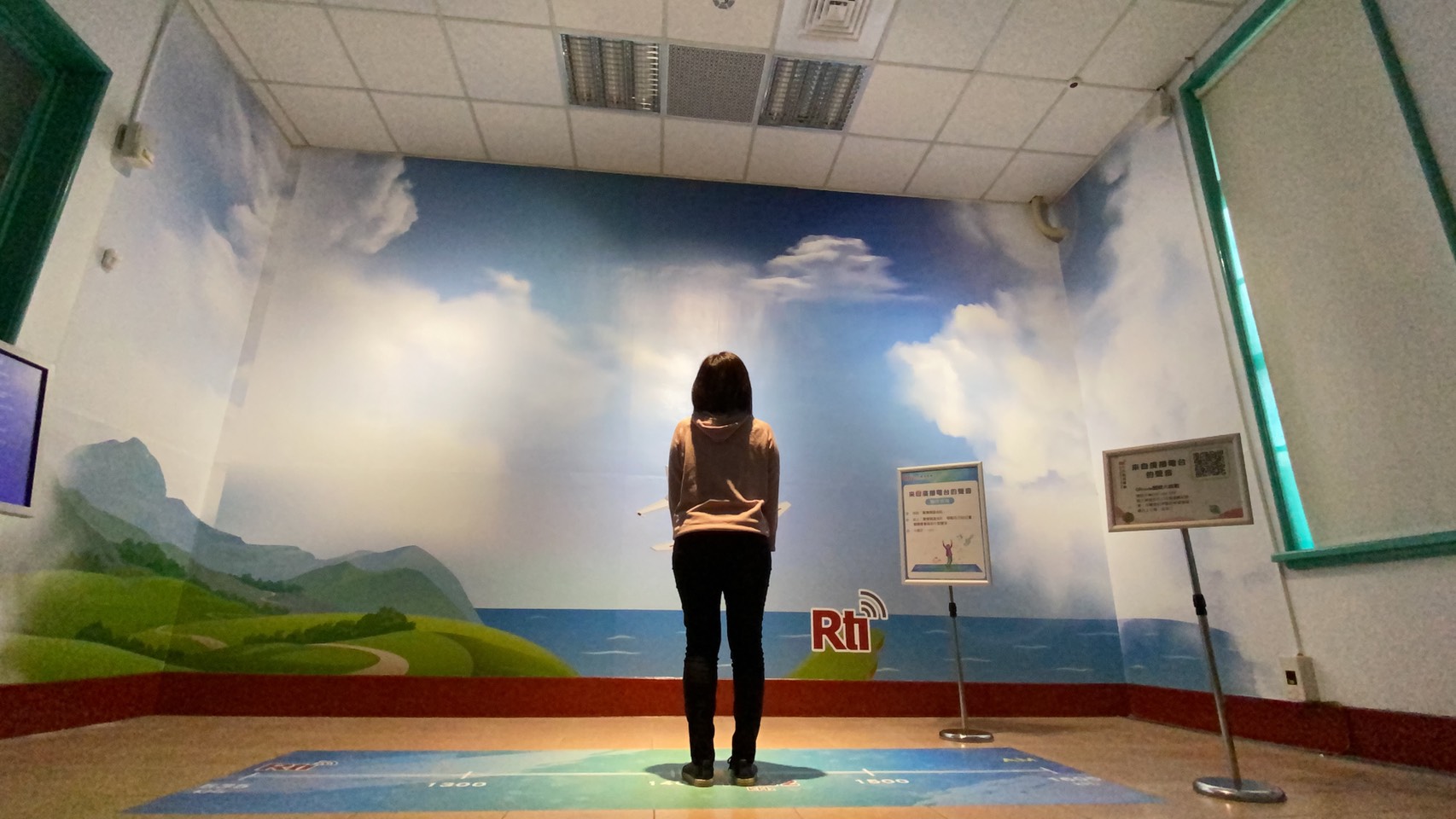 沈浸式立體音樂互動設備 沈浸式立體音樂互動設備